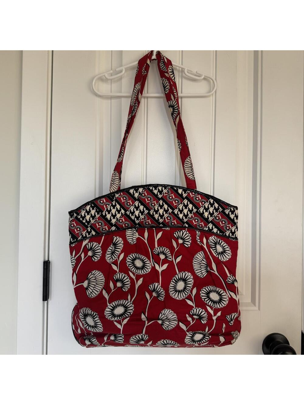 Retired Vera Bradley Tote Bag "Deco Daisy"
